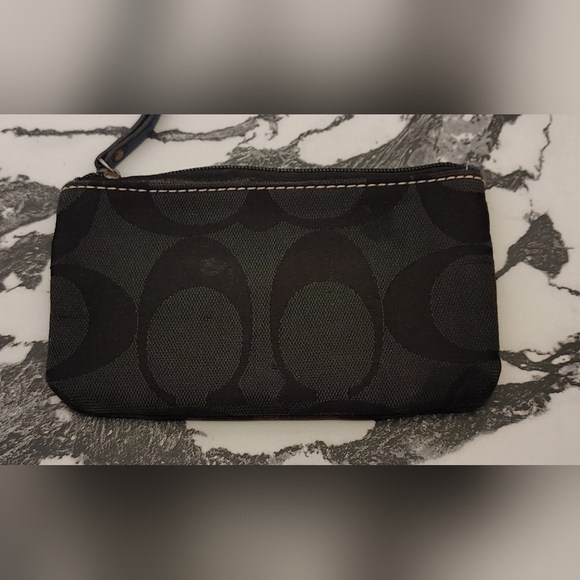 2 Coach Signature Wristlet and Pouch Bag - Picture 3 of 14